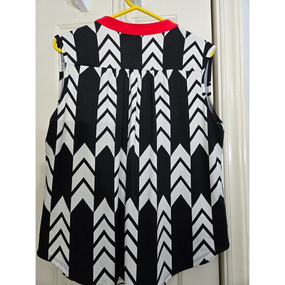 New Directions Petite Chevron Print Sleeveless Top With Red Trim PL - Picture 2 of 3